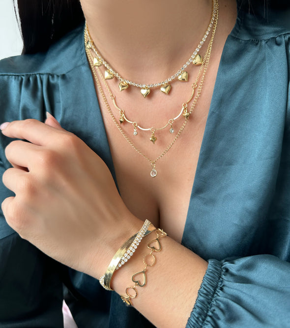 Colar duplo com zirconia e coraçoes banhado a ouro 18k