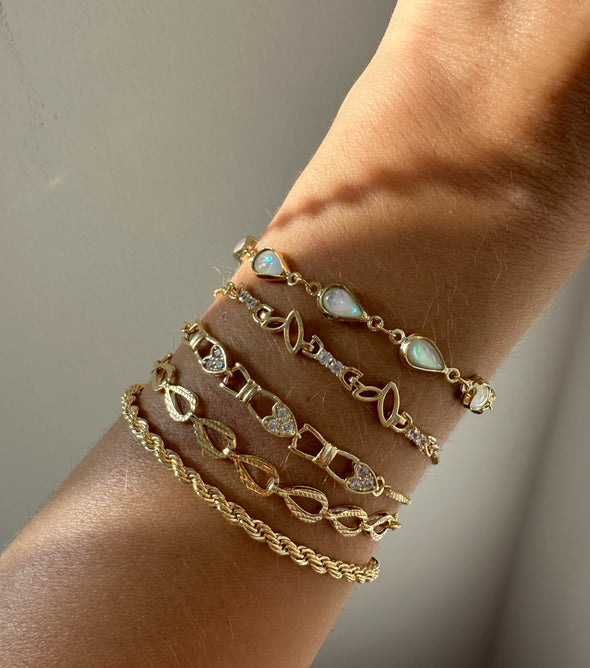 Pulseira mini corações banhado à ouro 18k