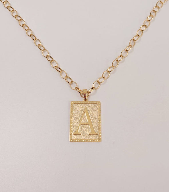 Colar personalizado com letra banhado a ouro 18k