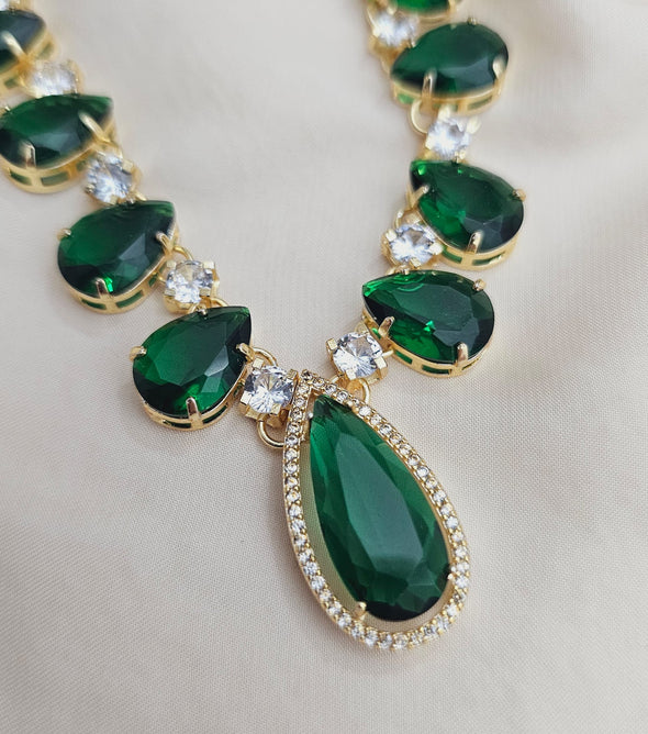 Conjunto colar e brinco com zirconia verde banhado a ouro 18k